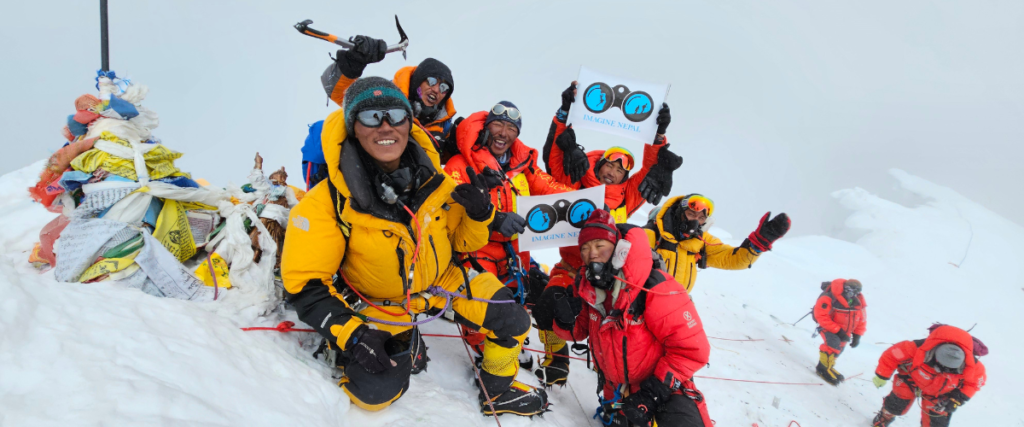 Everest 2023 fixing team